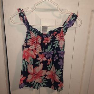 Adorable baby floral tank w/ ruffle sleeves